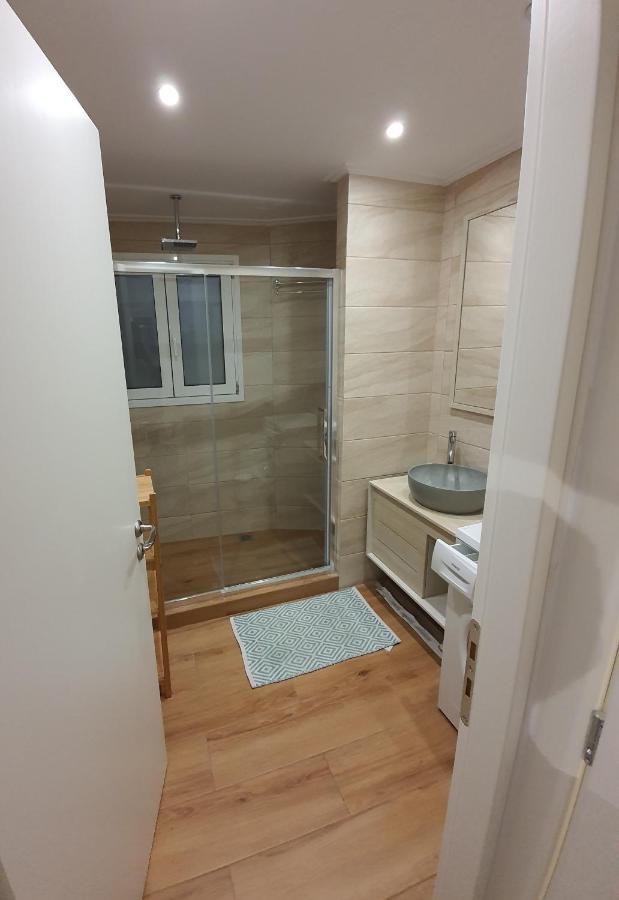 Seaview Apartment In Theheart Of Loutraki Exterior foto