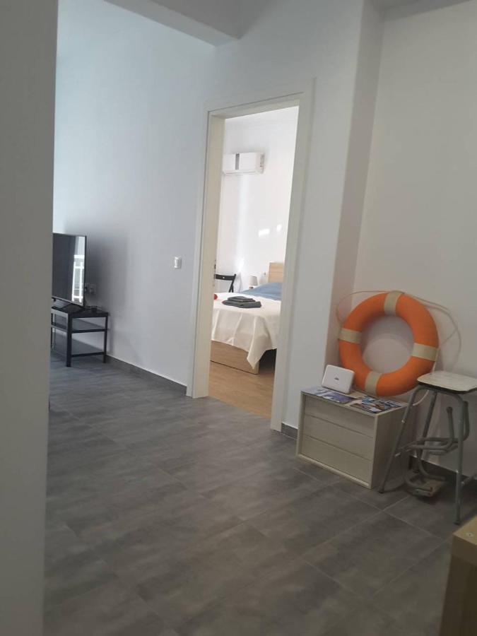 Seaview Apartment In Theheart Of Loutraki Exterior foto