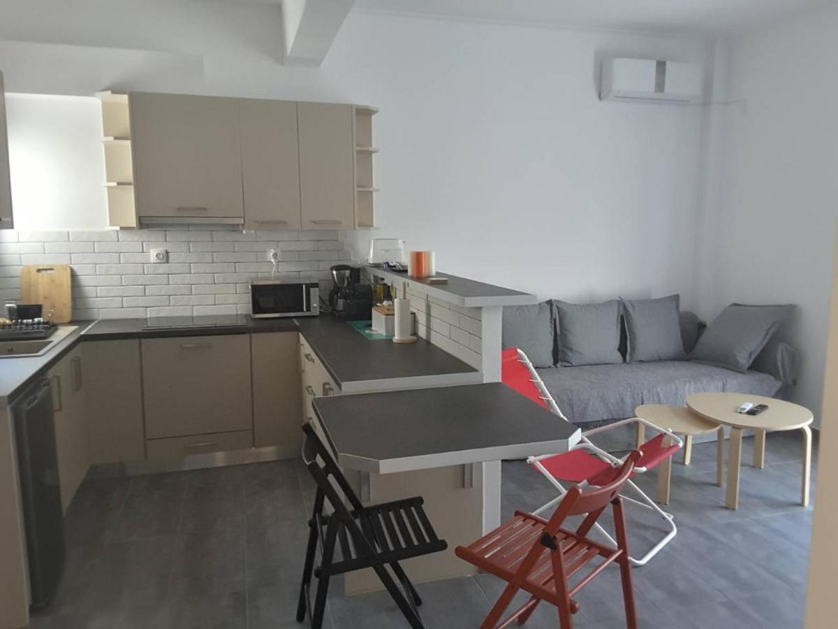 Seaview Apartment In Theheart Of Loutraki Exterior foto